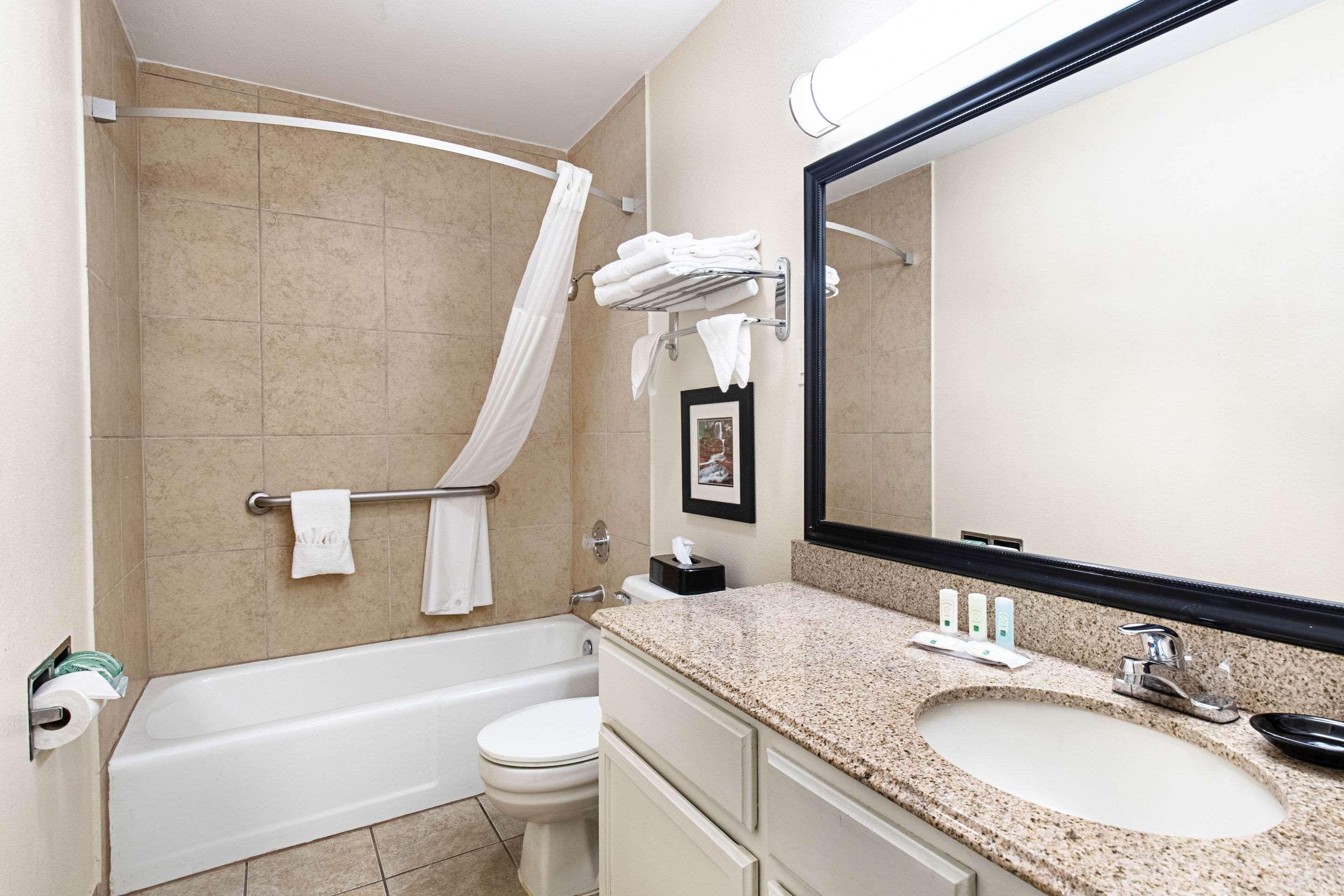 Quality Inn Near Lake Marble Falls Exteriör bild