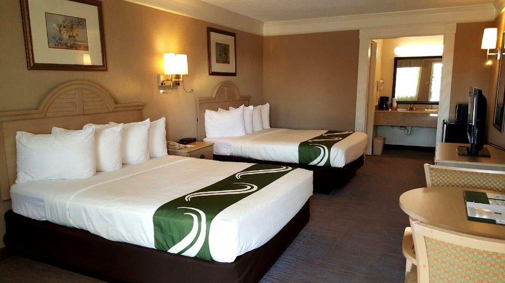 Quality Inn Near Lake Marble Falls Exteriör bild