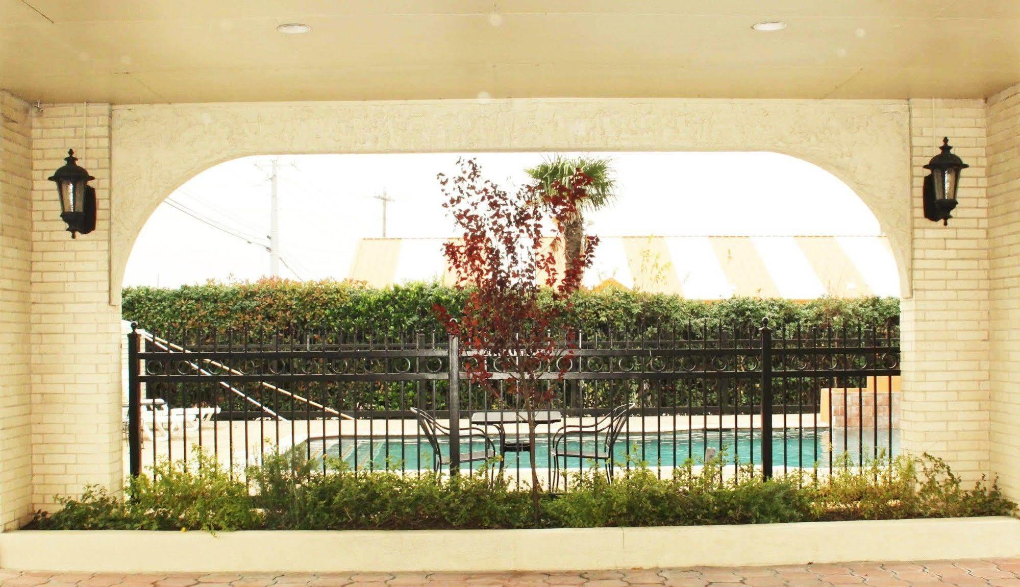Quality Inn Near Lake Marble Falls Exteriör bild